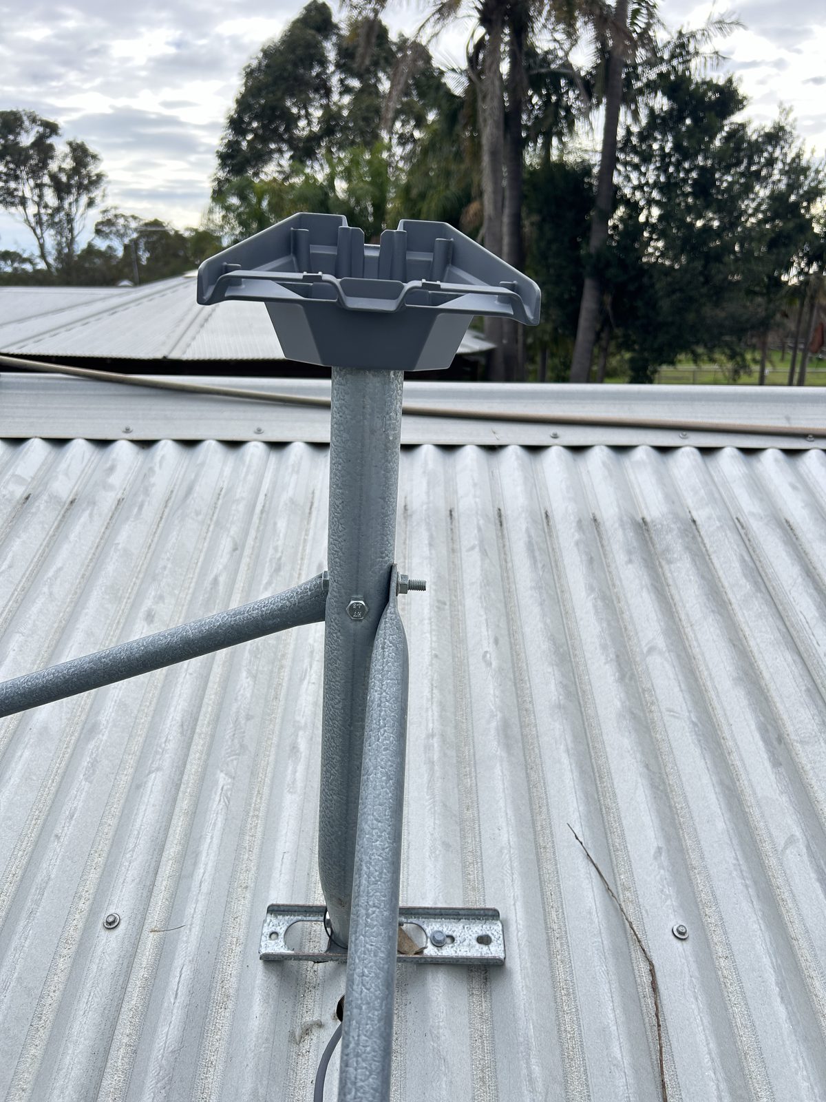 Starlink pole mount bracket, weatherproofed wall fixing