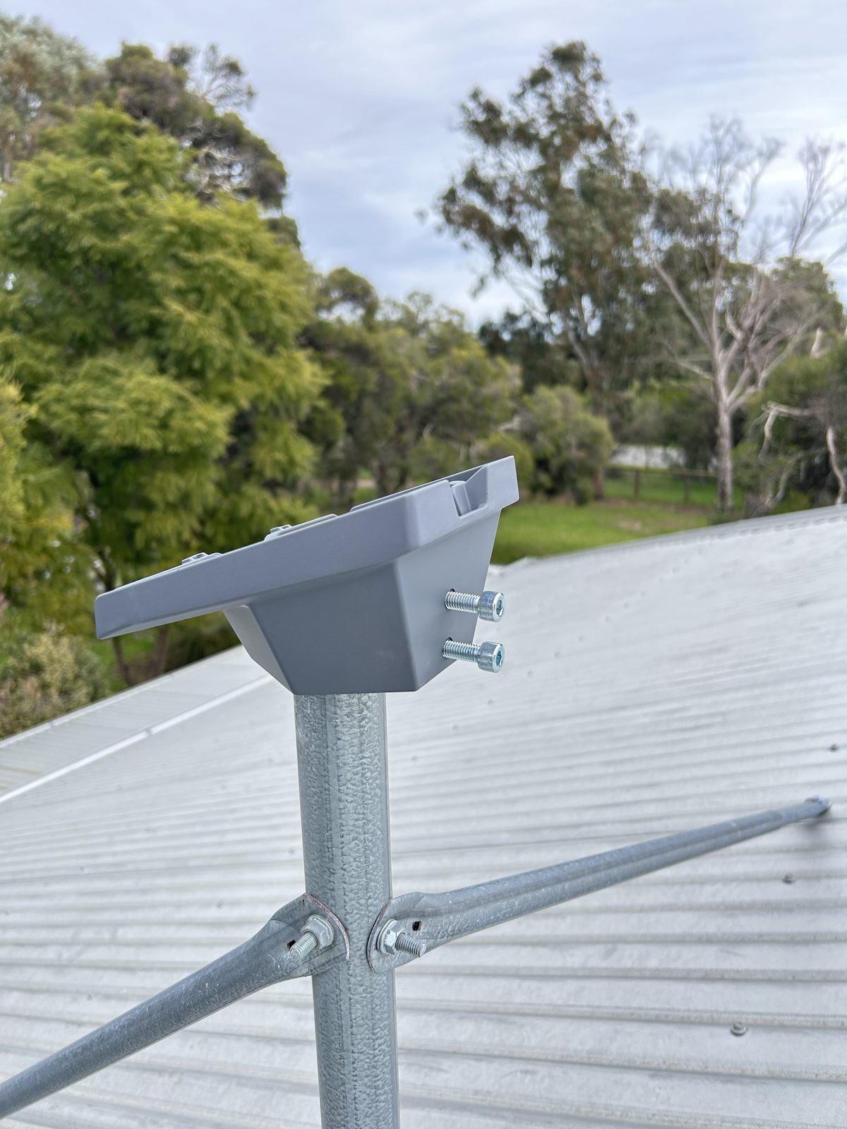 Close-up of certified Hills Starlink mount adaptor hardware